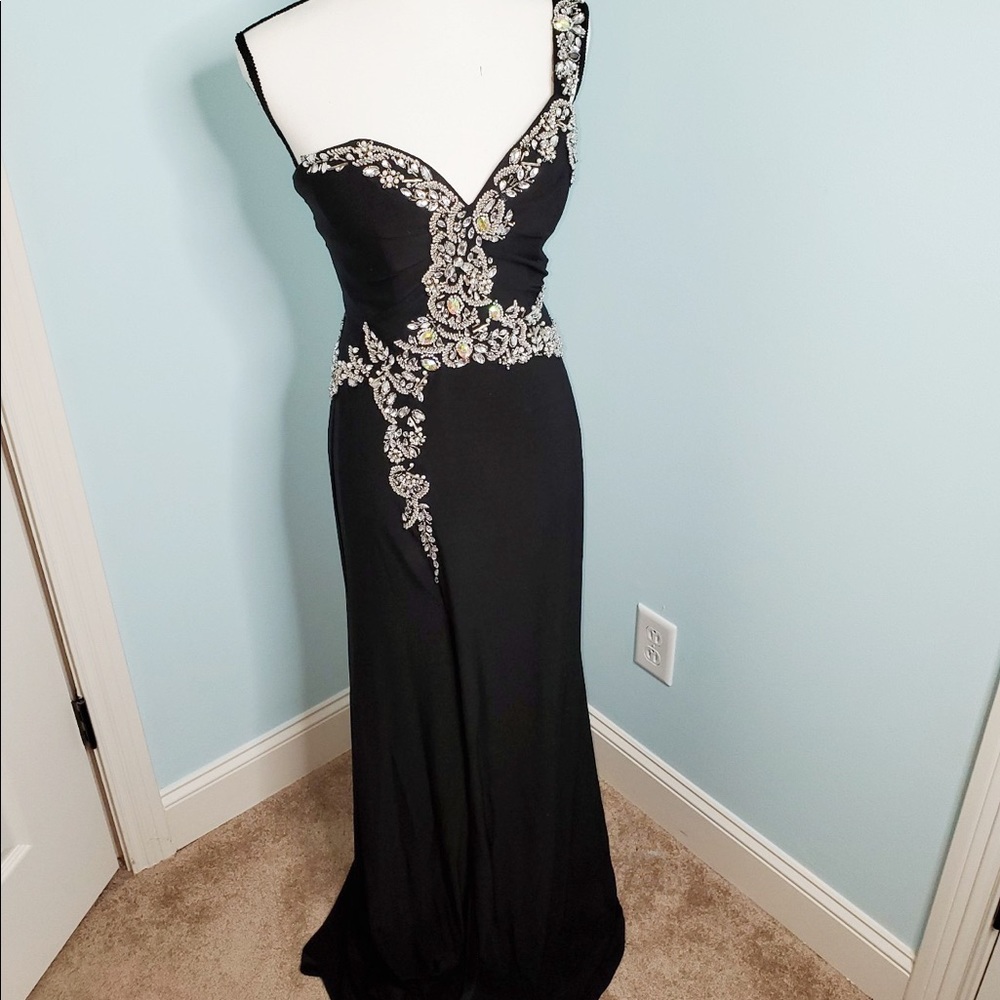 Fiesta formal dress in black size small
